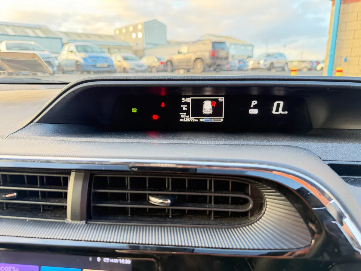 Toyota Aqua Hatchback, Petrol Hybrid, 2019, White