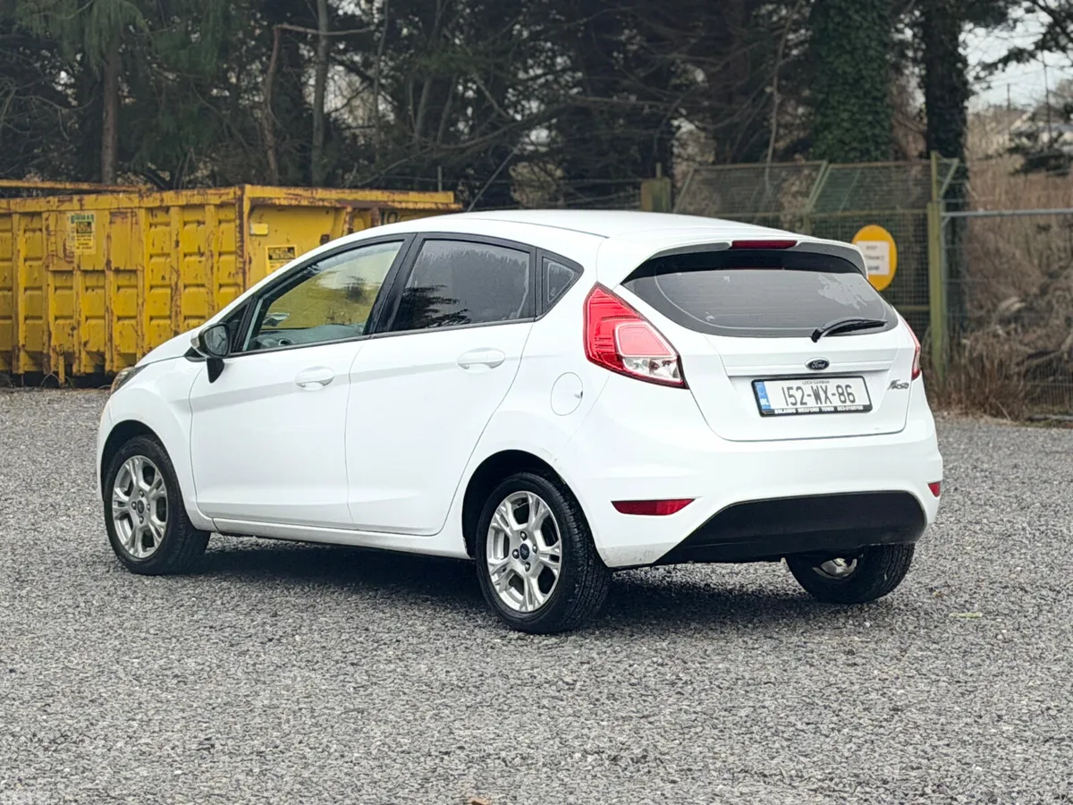 Ford Fiesta Hatchback, Petrol, 2015, White