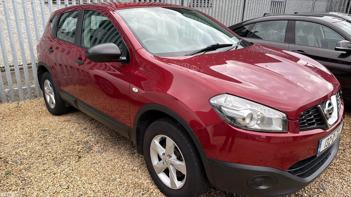 Nissan Qashqai MPV, Diesel, 2013, Red