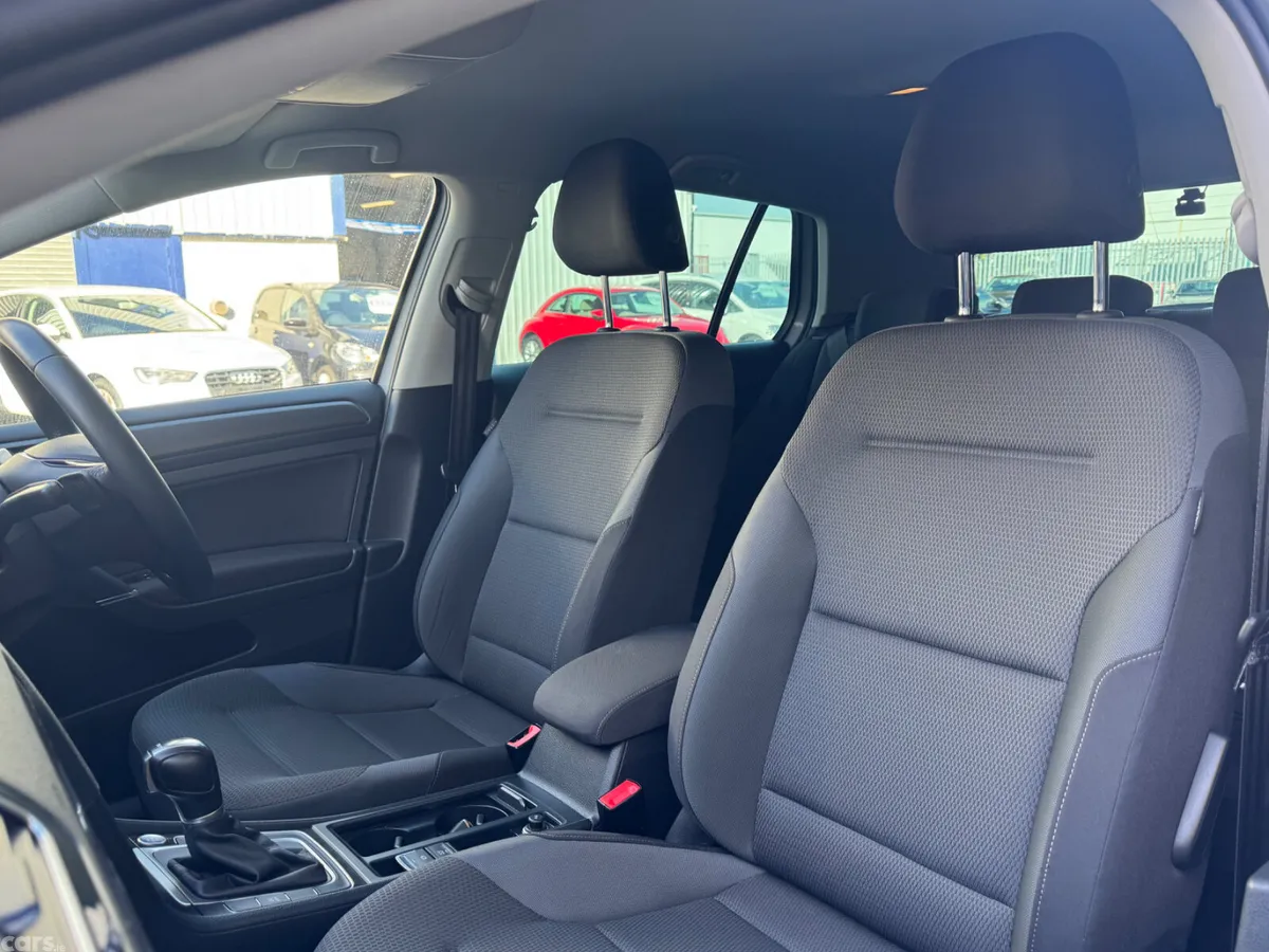 Volkswagen Golf Hatchback, Petrol, 2019, Blue