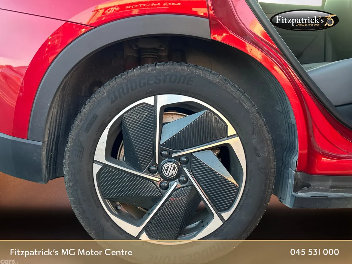 MG MGS5 Hatchback, Electric, 2026, Red