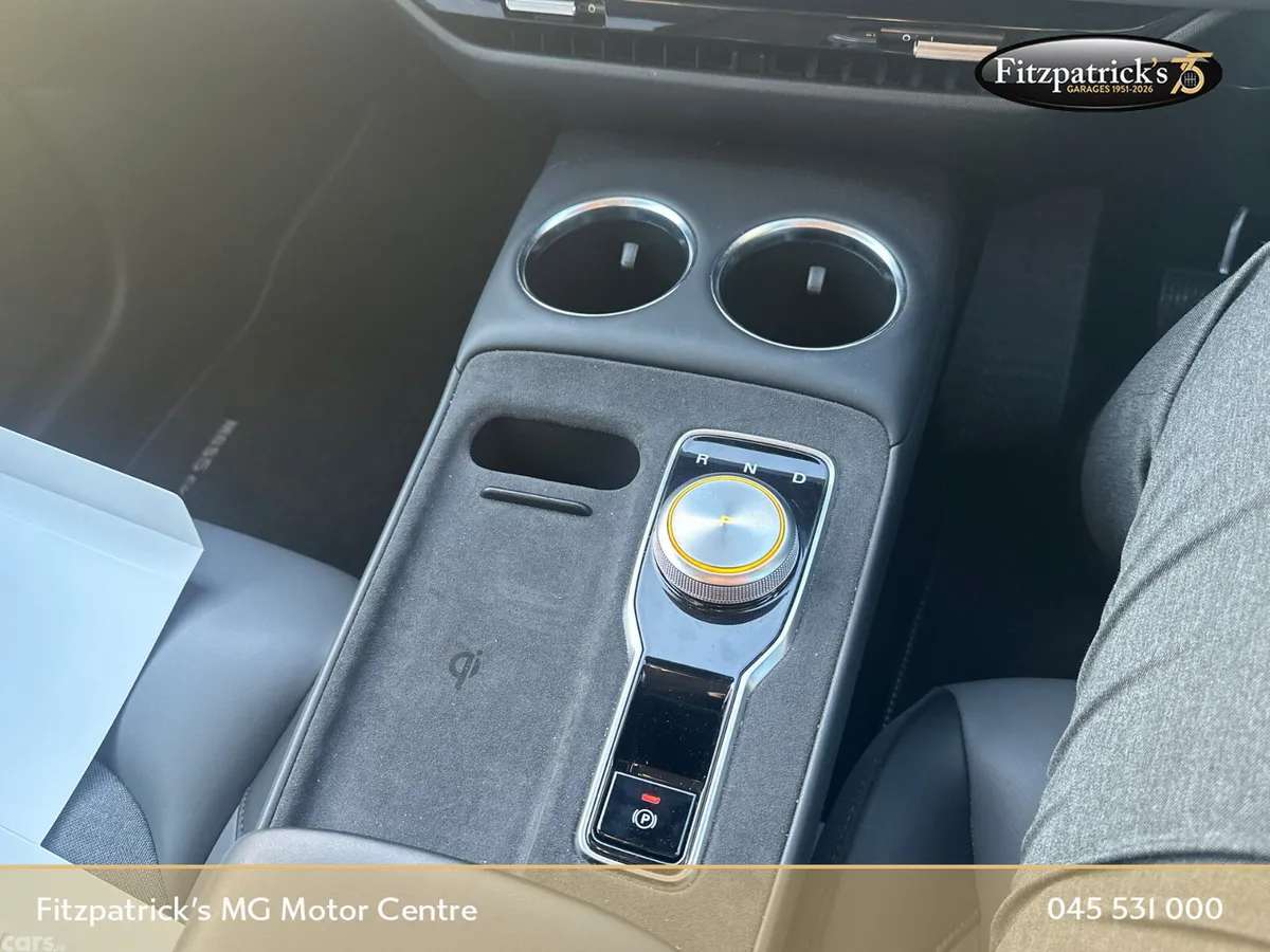 MG MGS5 Hatchback, Electric, 2026, Red