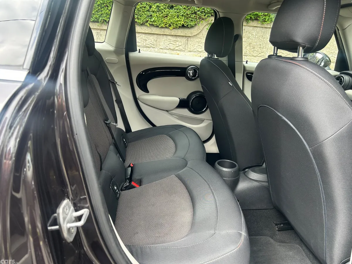 Mini One Estate/Jeep, Diesel, 2016, Brown