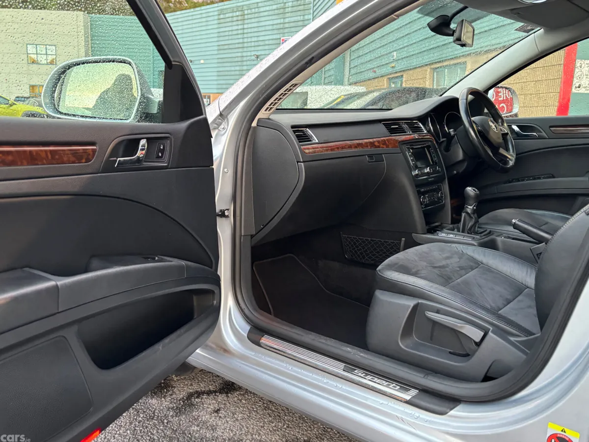Skoda Superb Saloon, Diesel, 2014, Silver