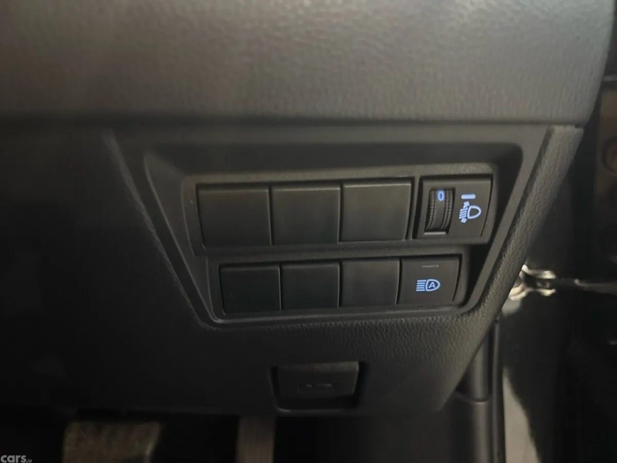 Toyota Yaris Hatchback, Petrol Hybrid, 2023, Black