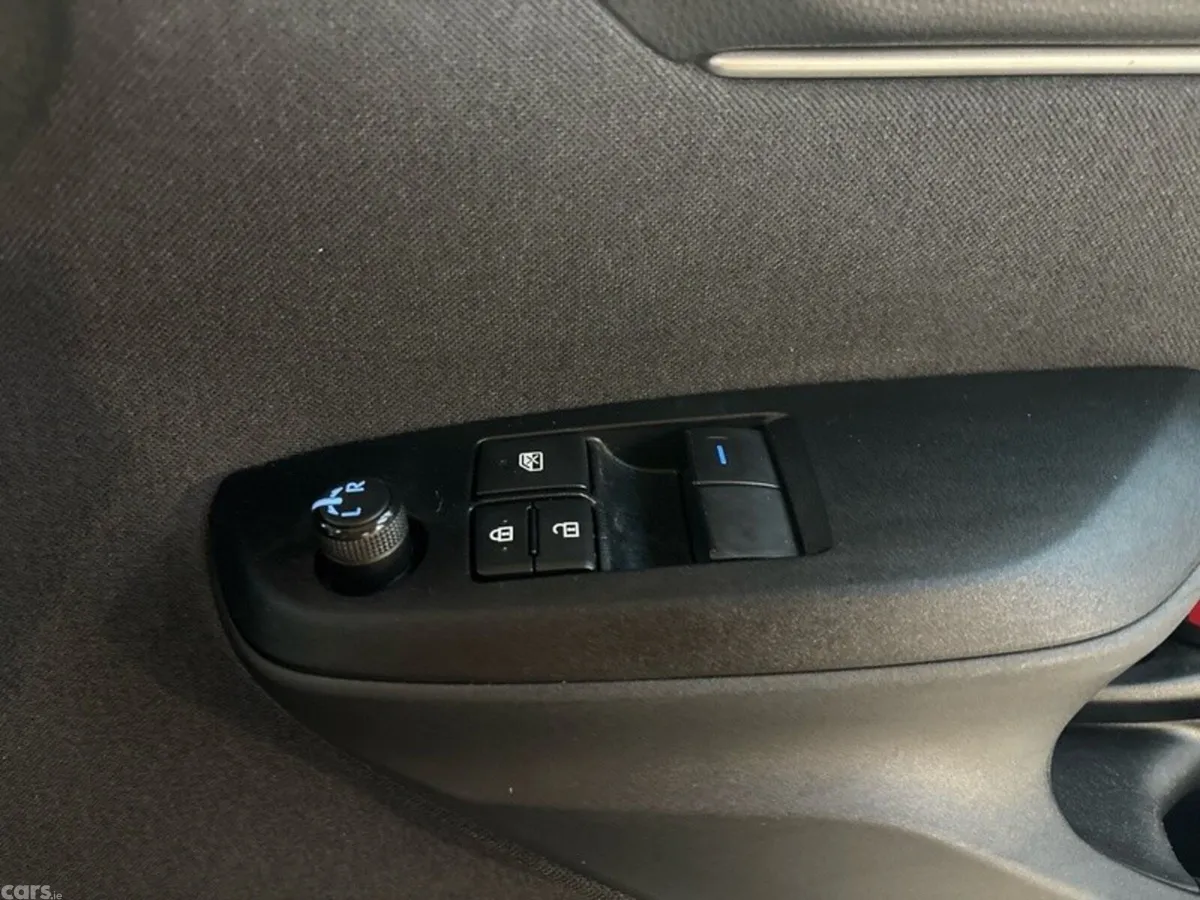 Toyota Yaris Hatchback, Petrol Hybrid, 2023, Black