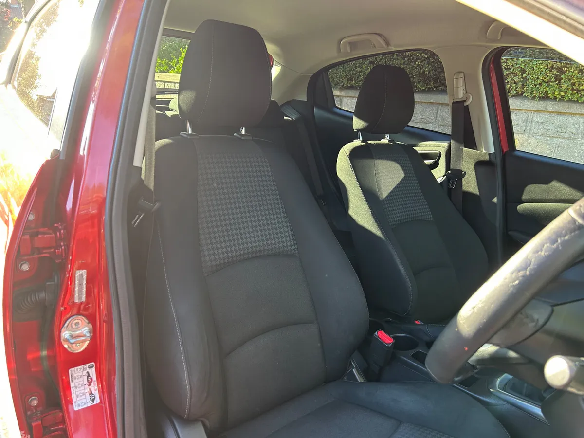 Mazda Mazda2 Hatchback, Petrol, 2017, Red