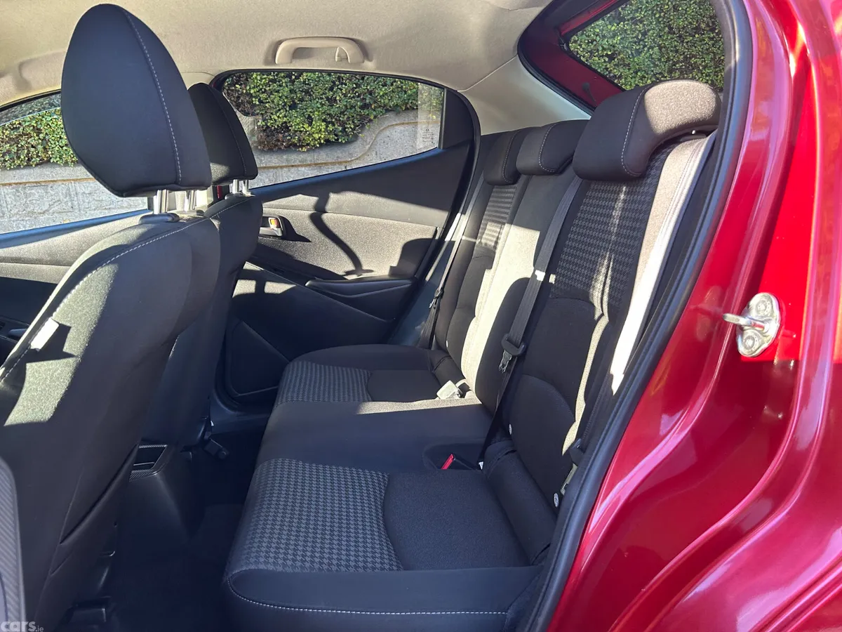 Mazda Mazda2 Hatchback, Petrol, 2017, Red