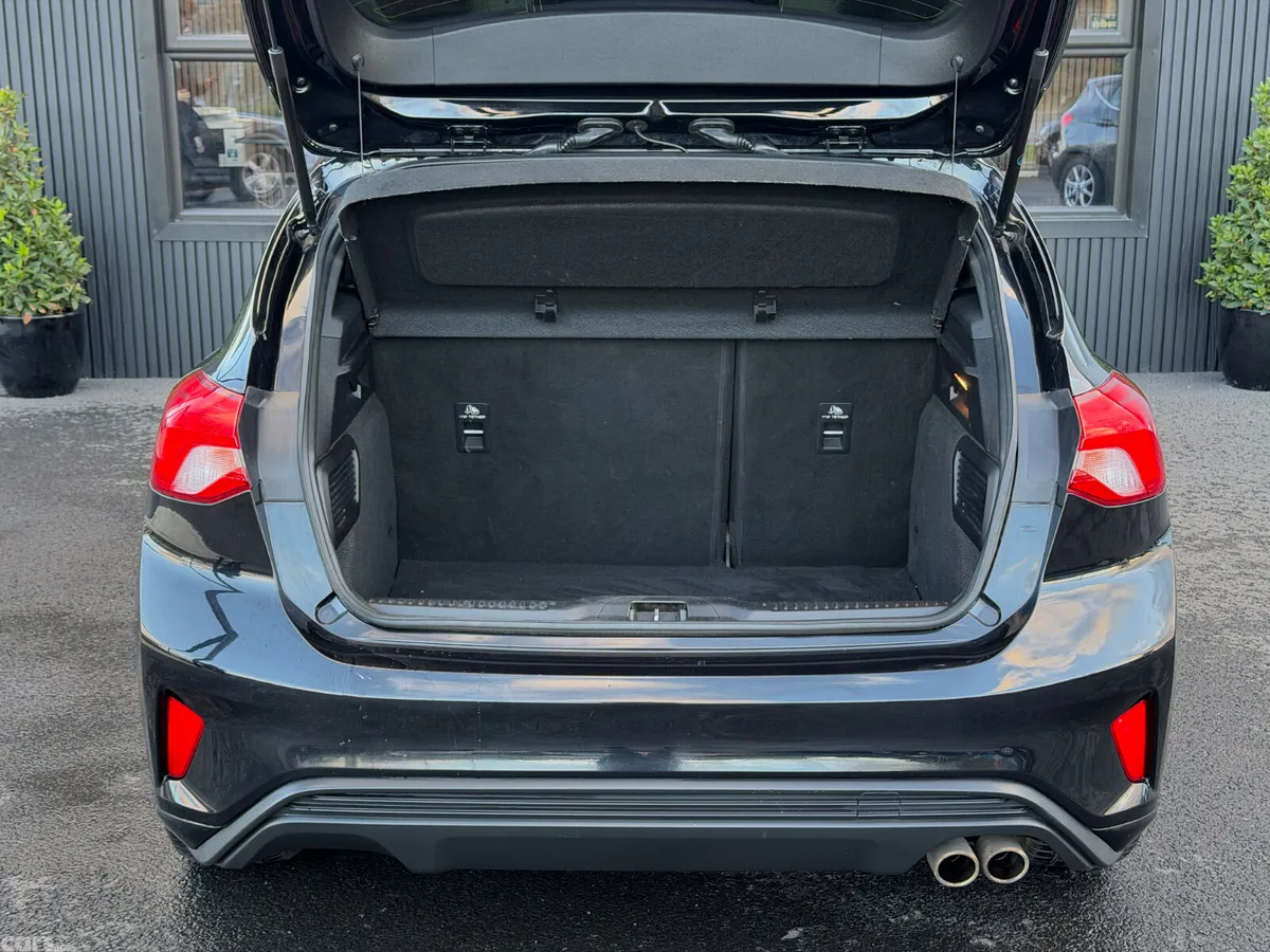 Ford Focus Hatchback, Diesel, 2020, Black