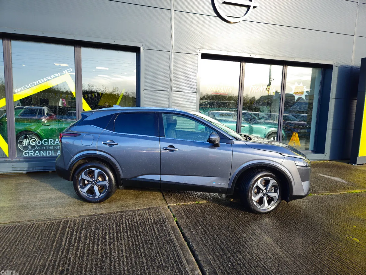 Nissan Qashqai MPV, Petrol, 2024, Grey