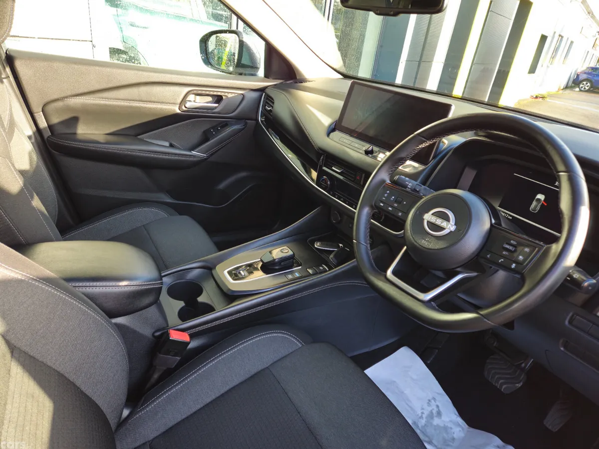 Nissan Qashqai MPV, Petrol, 2024, Grey