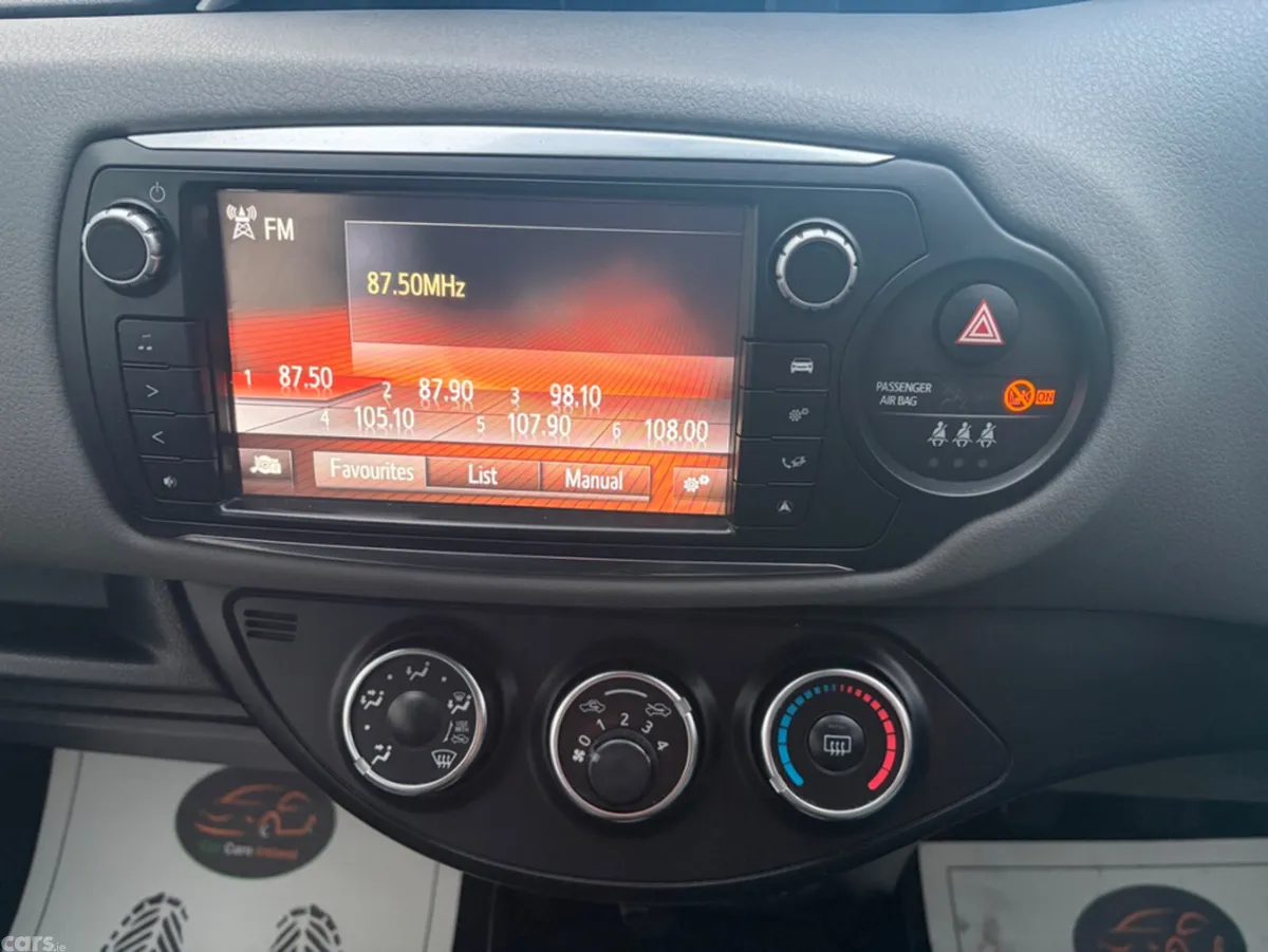 Toyota Yaris Hatchback, Petrol, 2016, Red