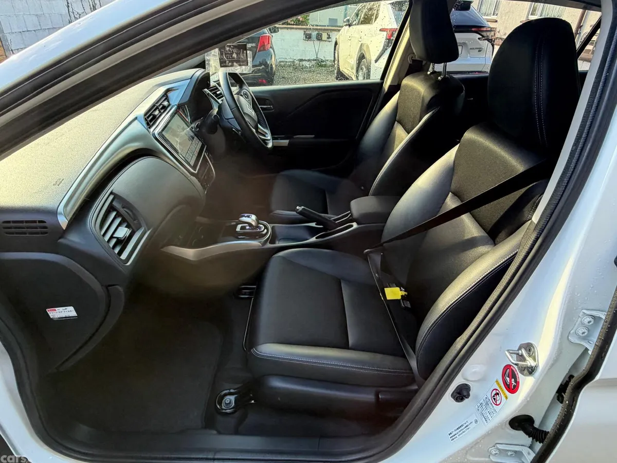 Honda Grace Saloon, Petrol Hybrid, 2015, White