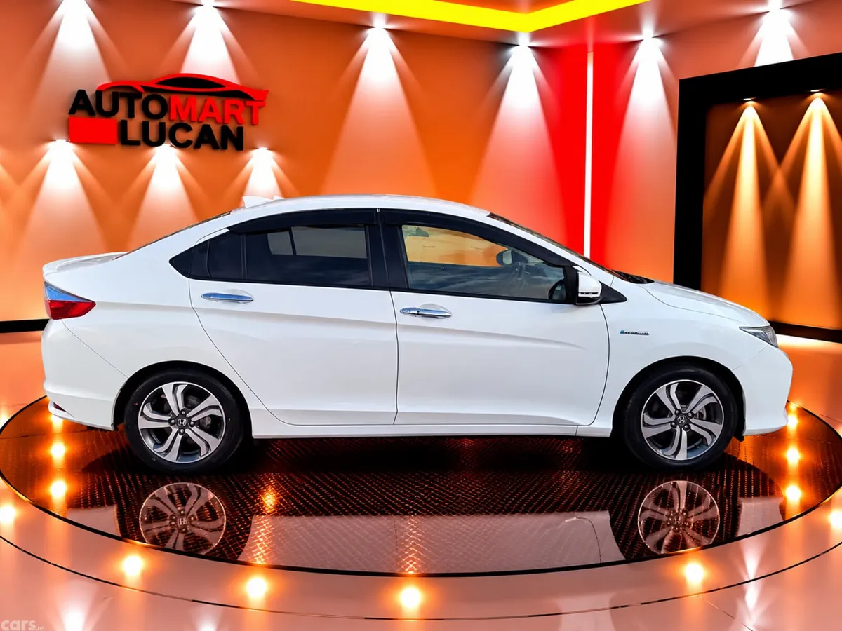 Honda Grace Saloon, Petrol Hybrid, 2015, White