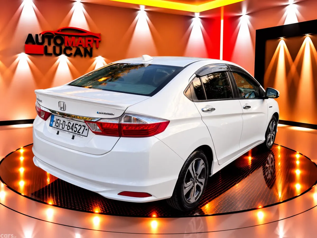 Honda Grace Saloon, Petrol Hybrid, 2015, White