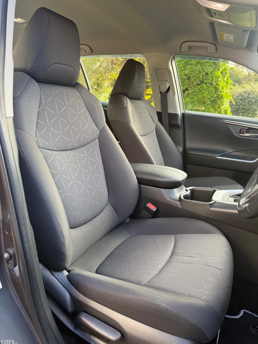 Toyota RAV4 SUV, Petrol Hybrid, 2024, Grey