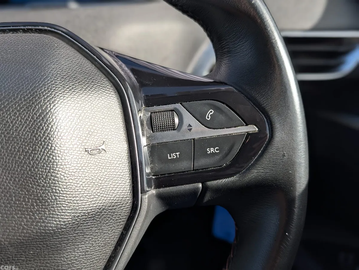 Peugeot 3008 MPV, Petrol, 2018, Black