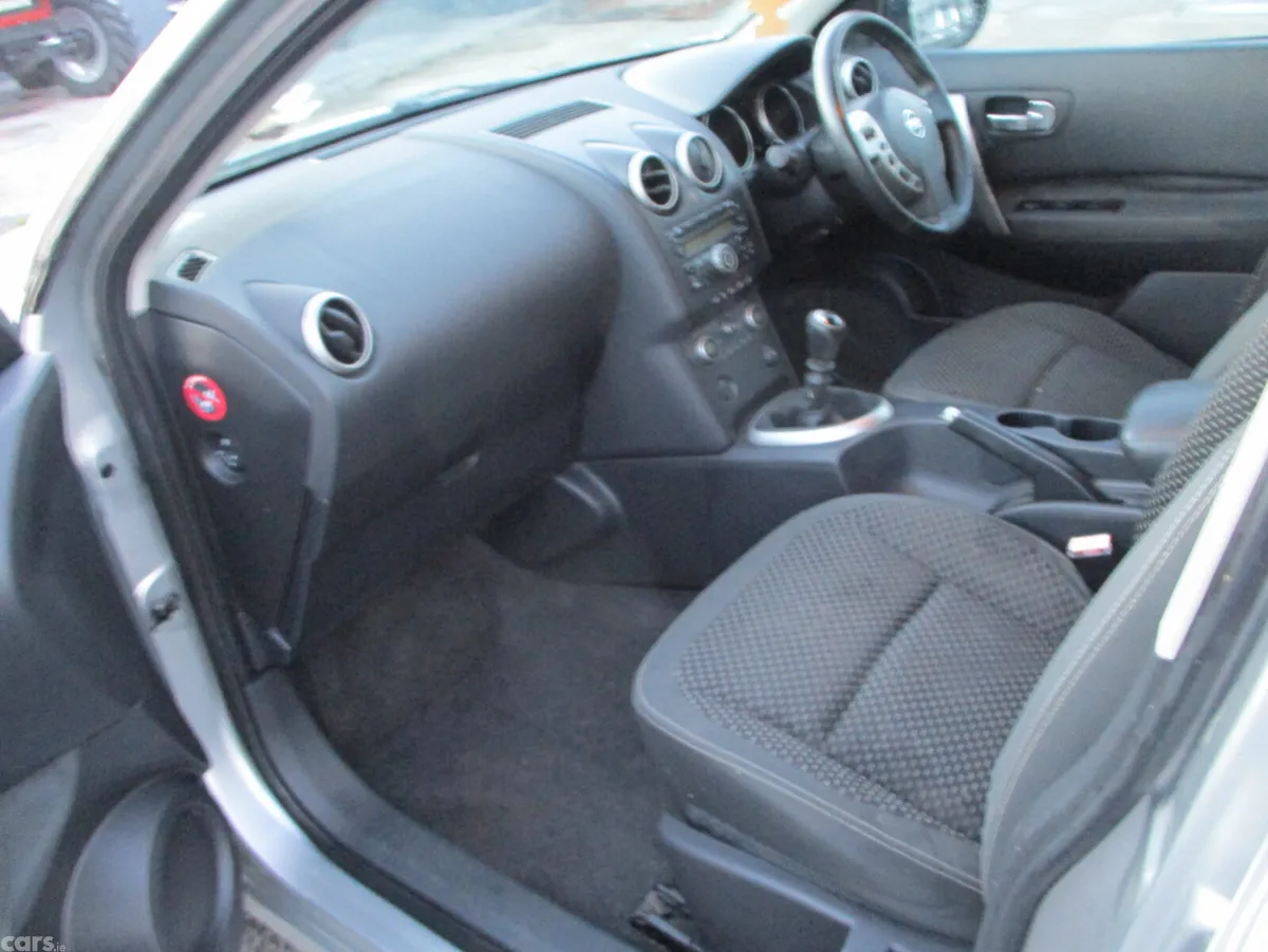 Nissan Qashqai Hatchback, Diesel, 2009, Silver