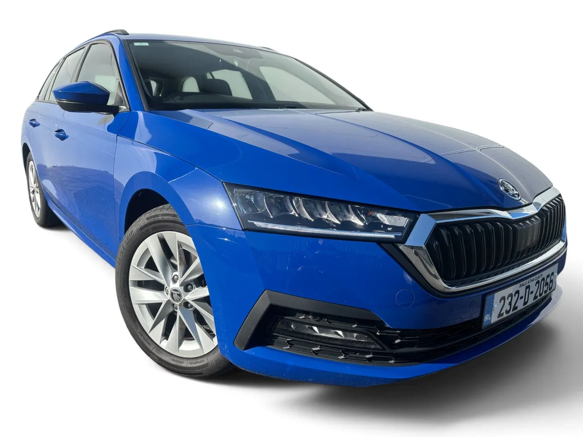 Skoda Octavia Estate, Petrol, 2023, Blue