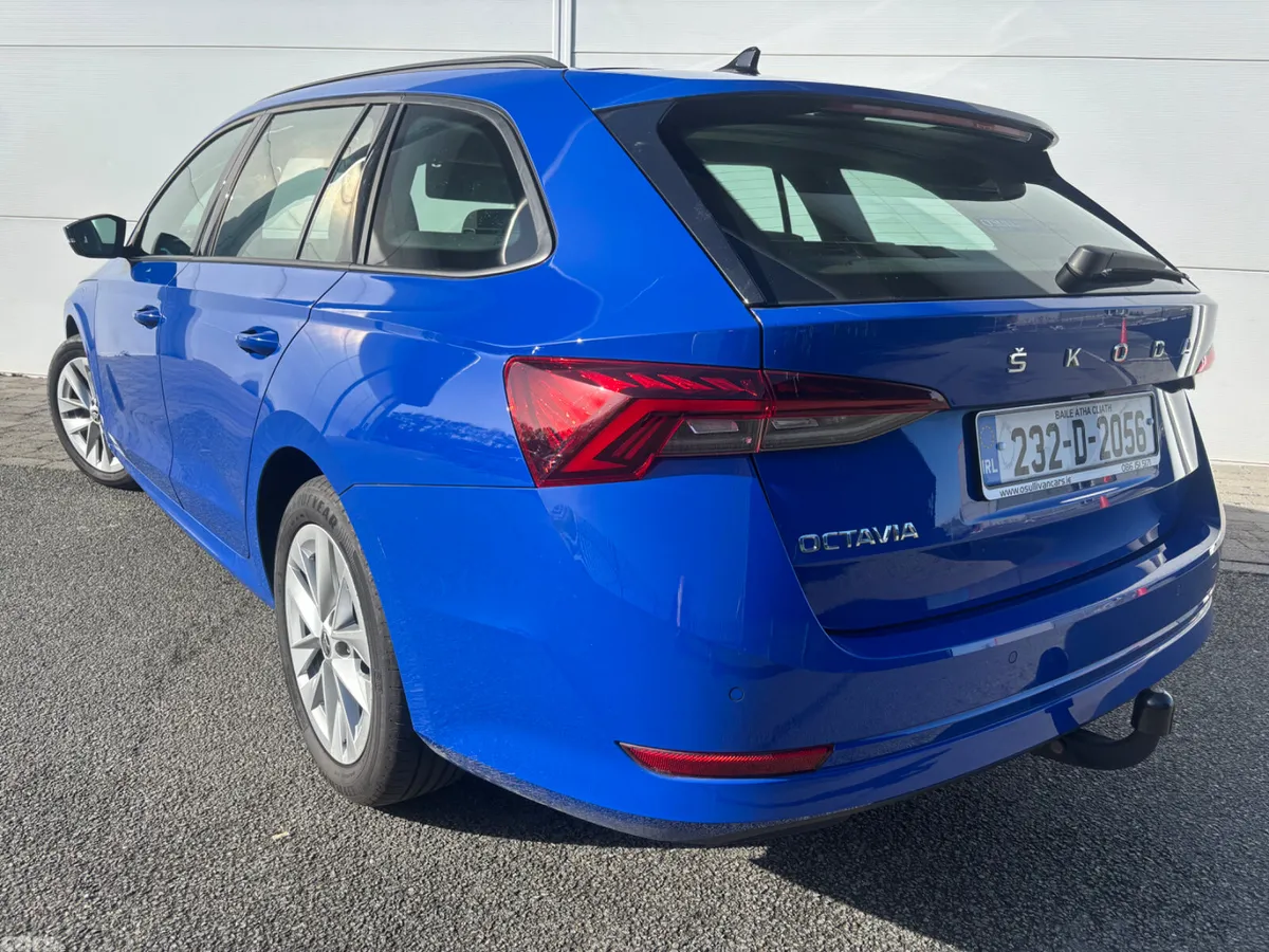 Skoda Octavia Estate, Petrol, 2023, Blue