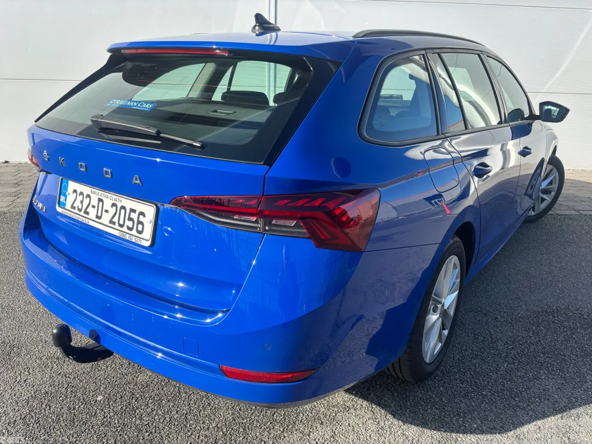 Skoda Octavia Estate, Petrol, 2023, Blue
