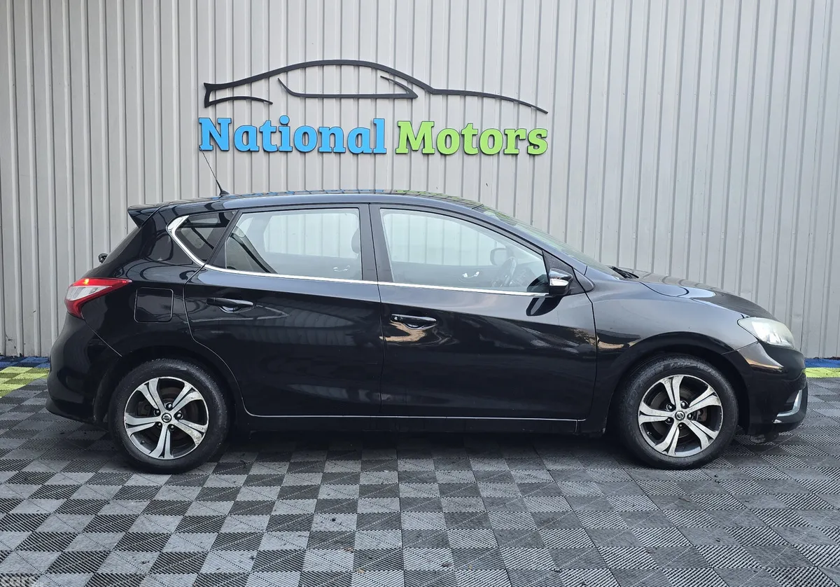 Nissan Pulsar Hatchback, Diesel, 2017, Black