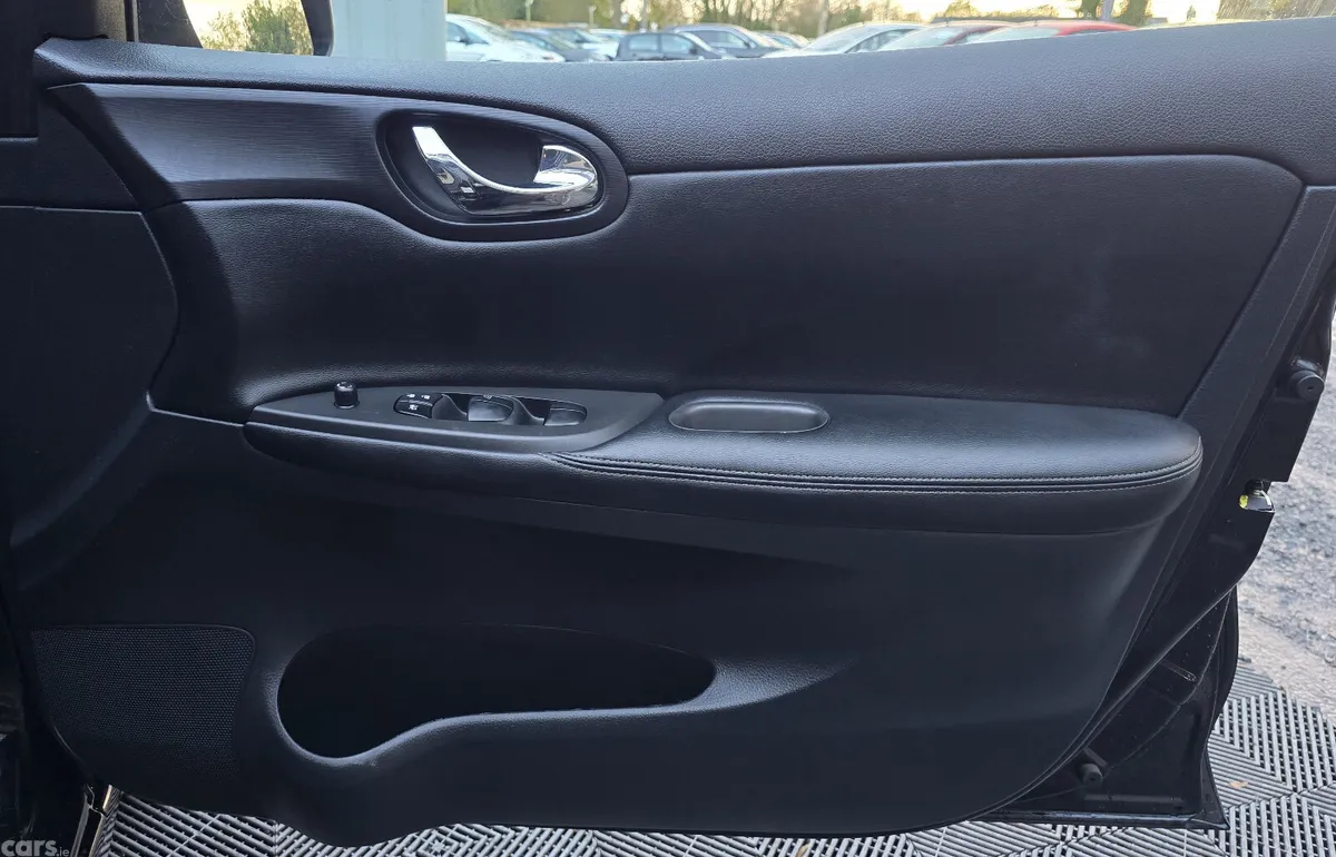 Nissan Pulsar Hatchback, Diesel, 2017, Black