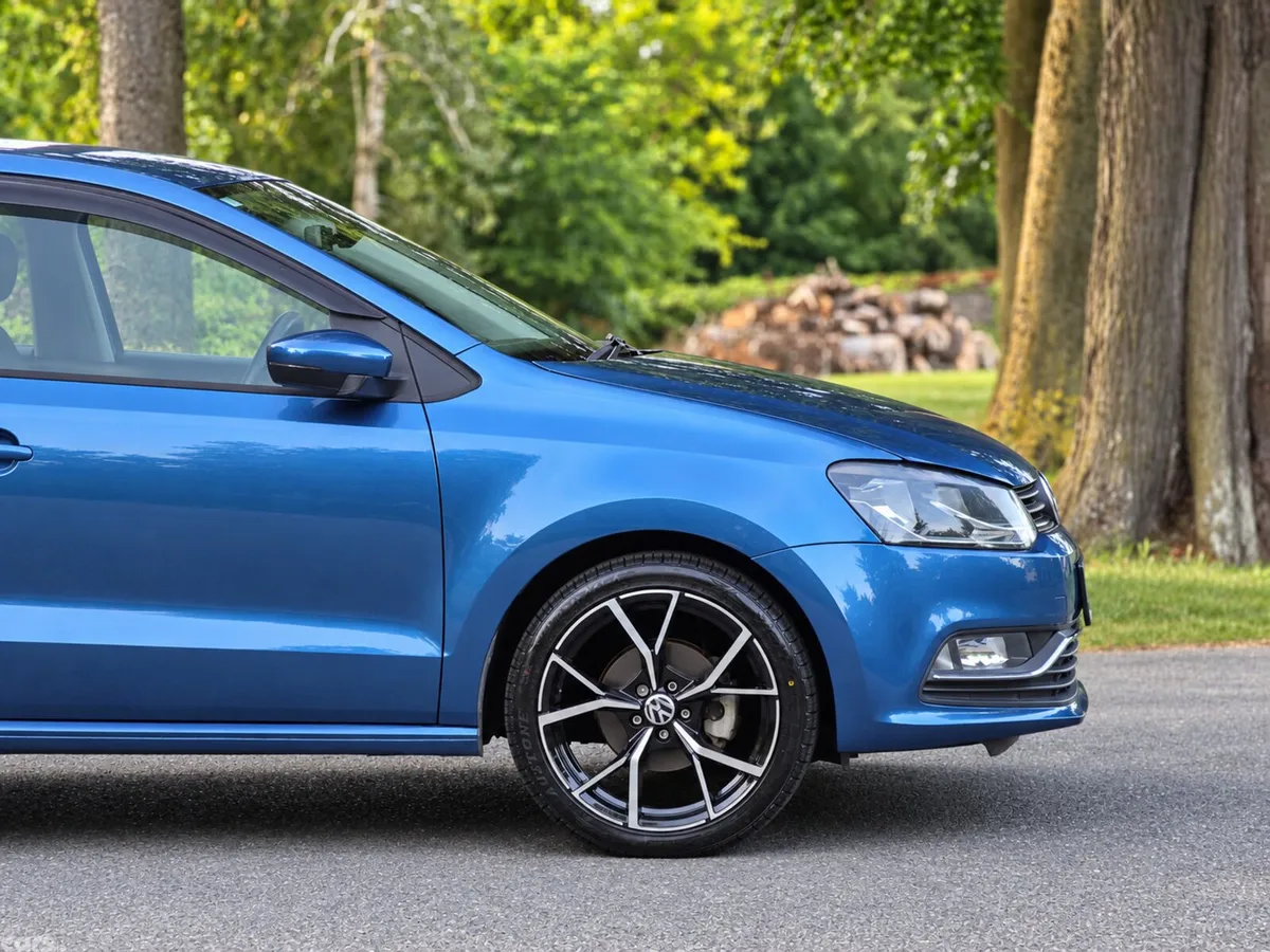 Volkswagen Polo Hatchback, Petrol, 2017, Blue