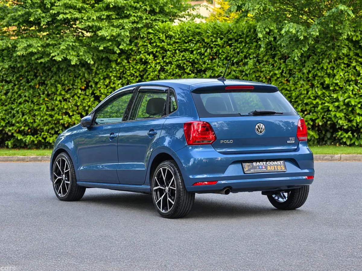 Volkswagen Polo Hatchback, Petrol, 2017, Blue