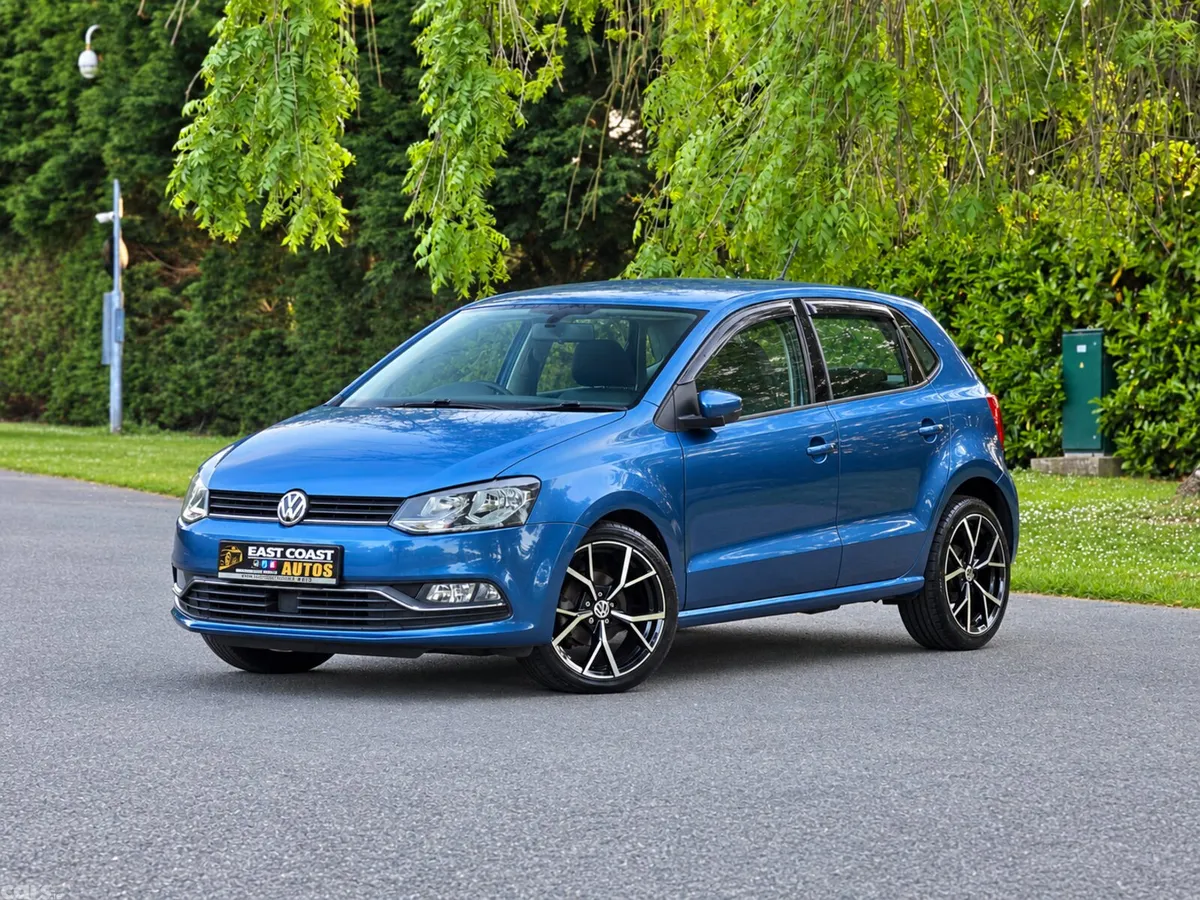 Volkswagen Polo Hatchback, Petrol, 2017, Blue