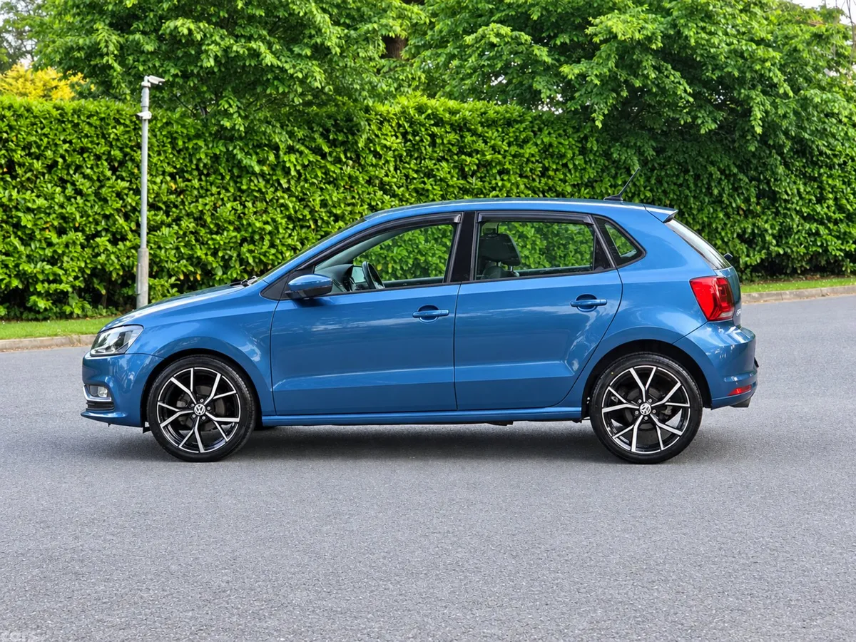 Volkswagen Polo Hatchback, Petrol, 2017, Blue