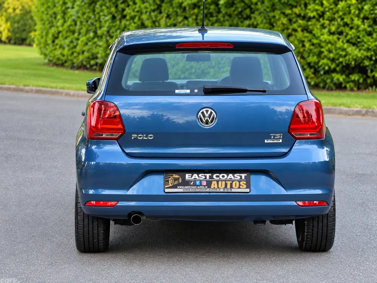 Volkswagen Polo Hatchback, Petrol, 2017, Blue