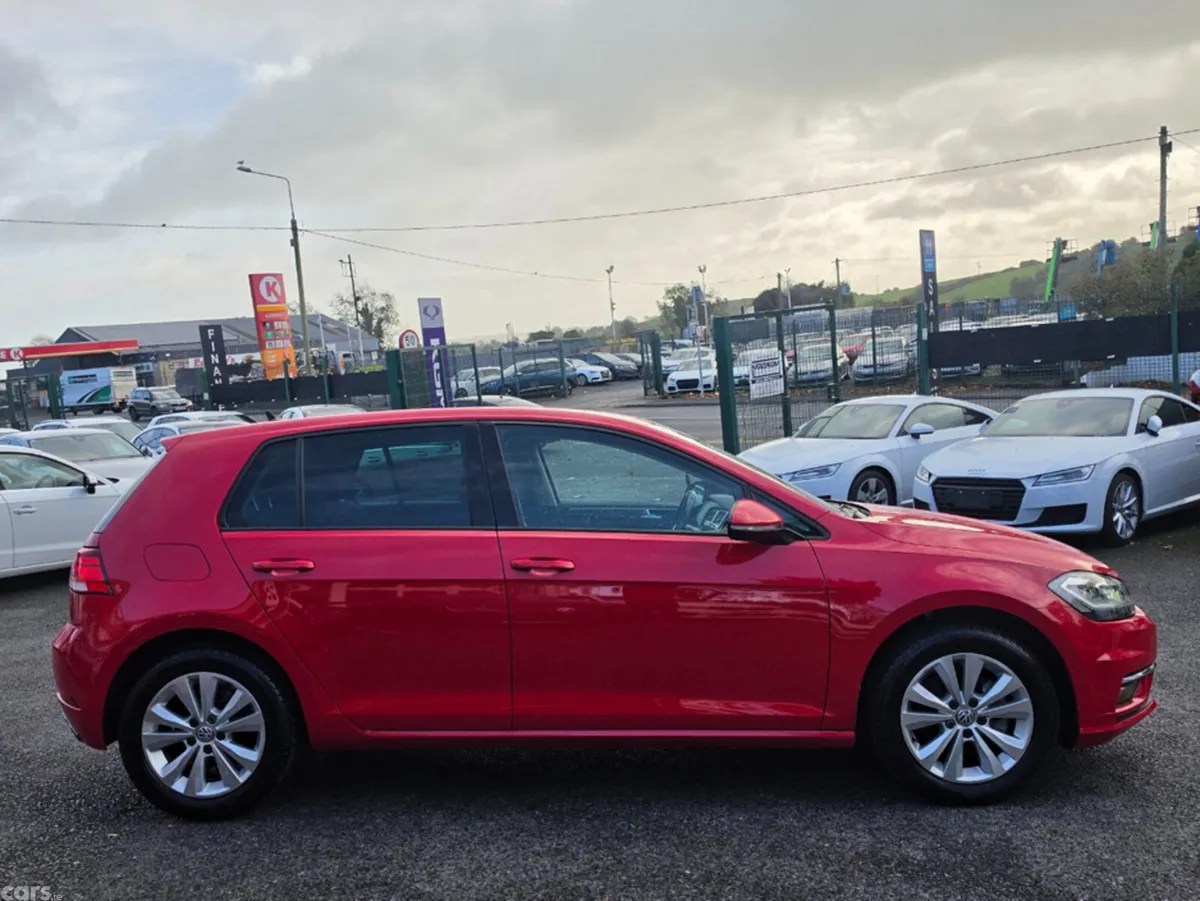 Volkswagen Golf Hatchback, Petrol, 2017, Red