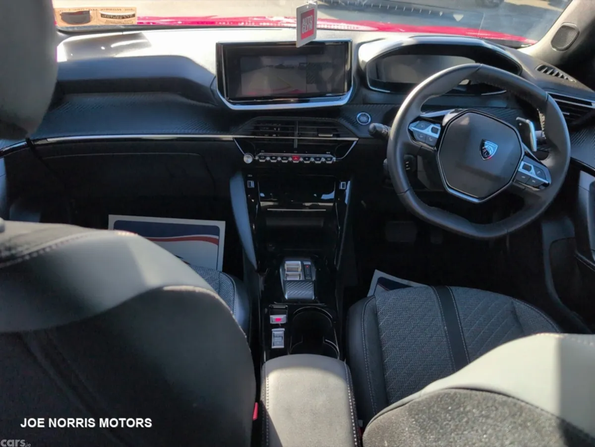 Peugeot 2008 MPV, Petrol, 2026, Red