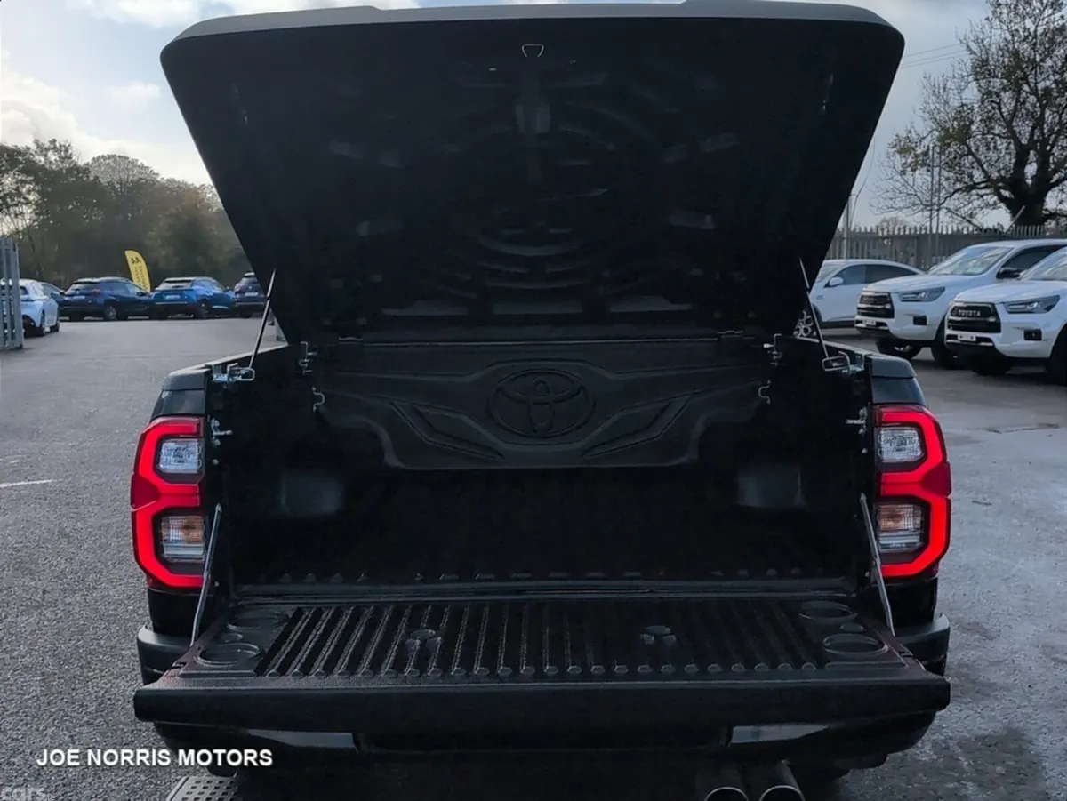 Toyota Hilux Pick Up, Diesel, 2024, Black