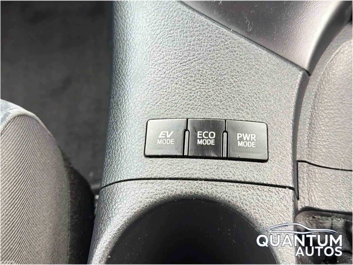 Toyota Auris Hatchback, Petrol Hybrid, 2018, Red