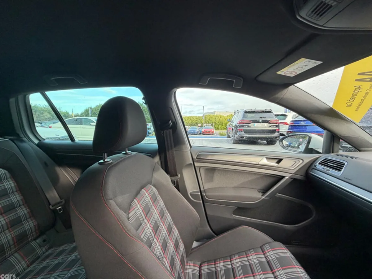 Volkswagen Golf Hatchback, Unknown, 2018, White