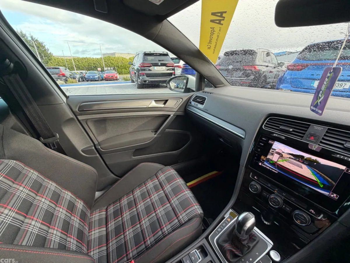 Volkswagen Golf Hatchback, Unknown, 2018, White