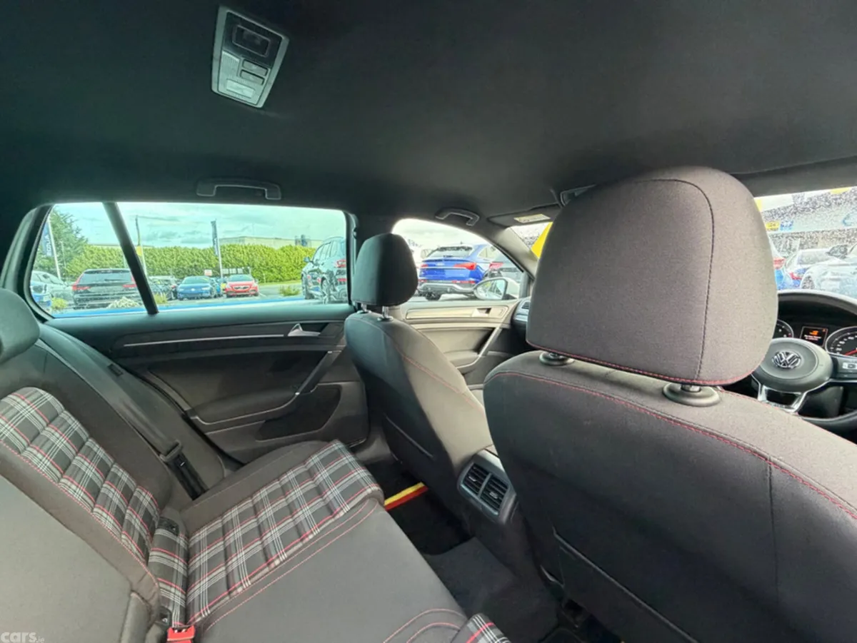 Volkswagen Golf Hatchback, Unknown, 2018, White
