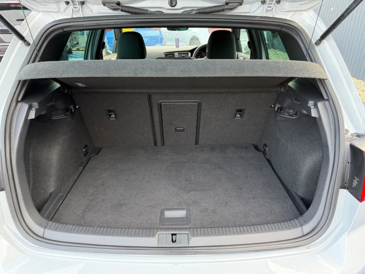 Volkswagen Golf Hatchback, Unknown, 2018, White