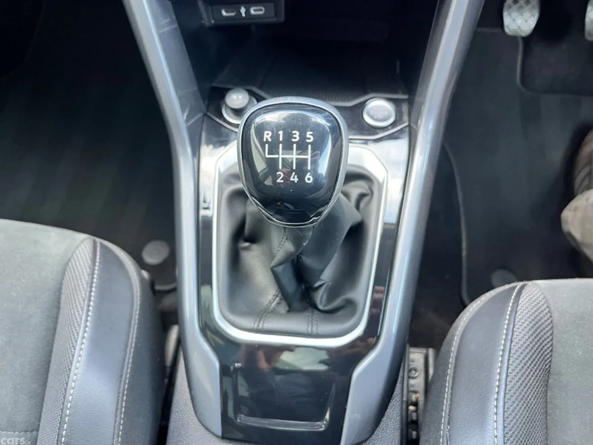 Volkswagen T-Roc SUV, Petrol, 2023, Grey