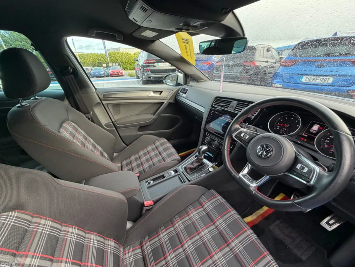 Volkswagen Golf Hatchback, Unknown, 2018, White