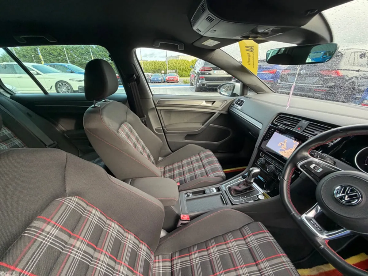 Volkswagen Golf Hatchback, Unknown, 2018, White