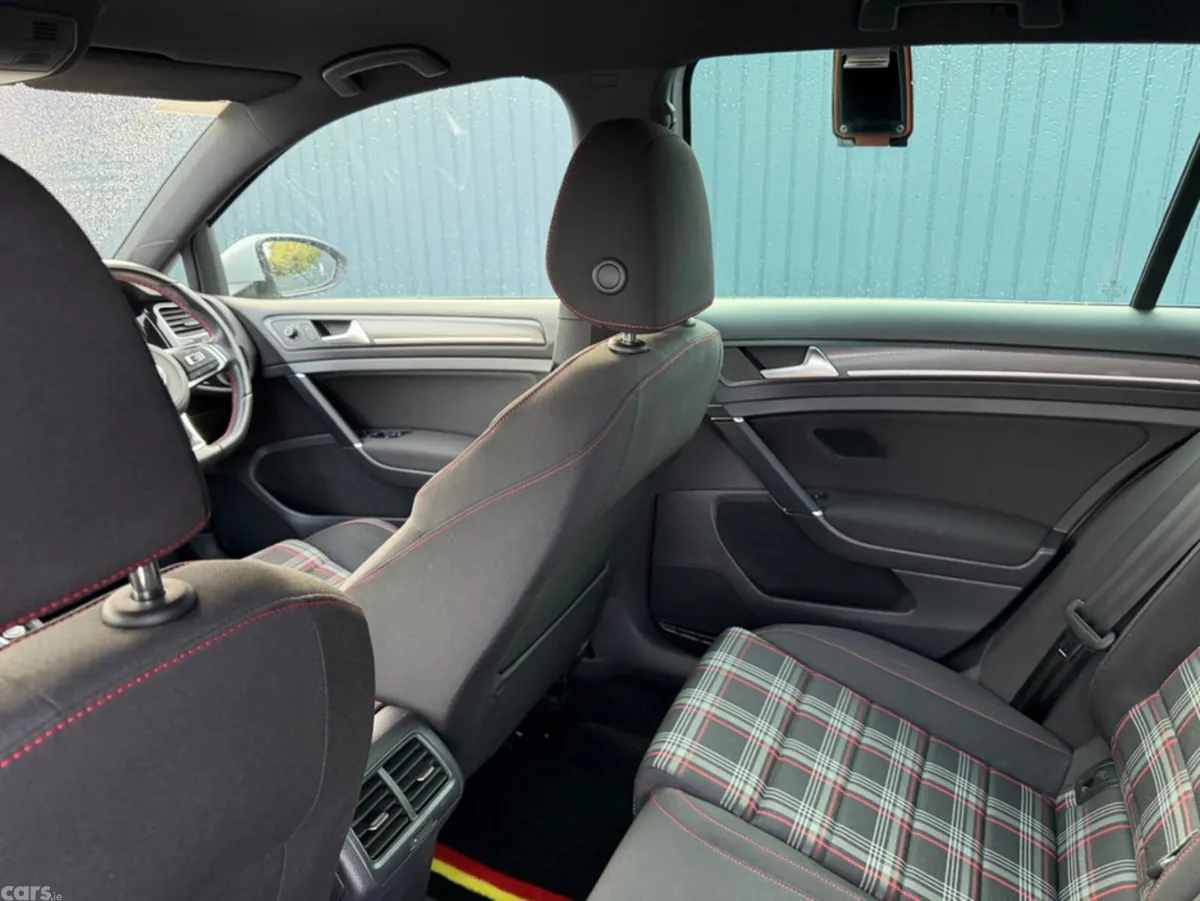 Volkswagen Golf Hatchback, Unknown, 2018, White