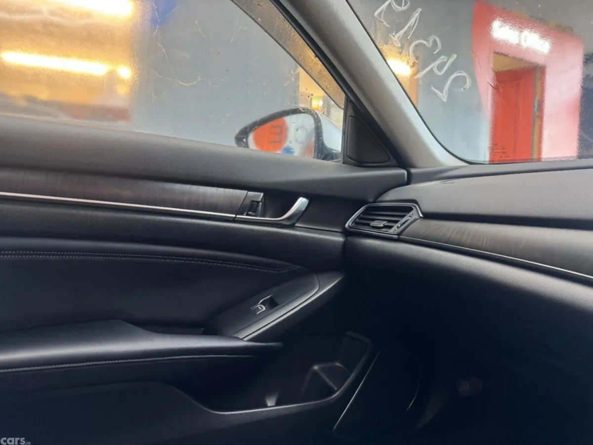 Honda Accord Saloon, Petrol Hybrid, 2020, Silver