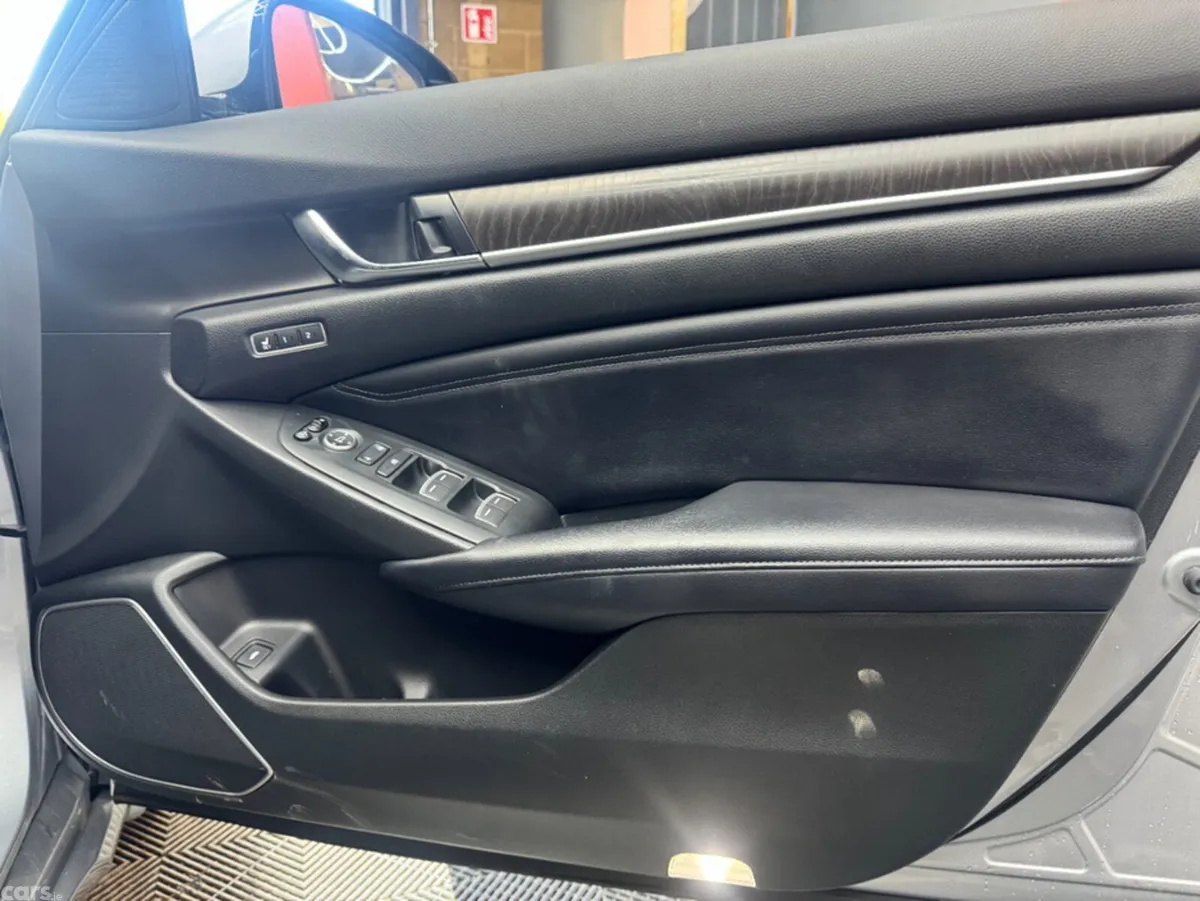 Honda Accord Saloon, Petrol Hybrid, 2020, Silver