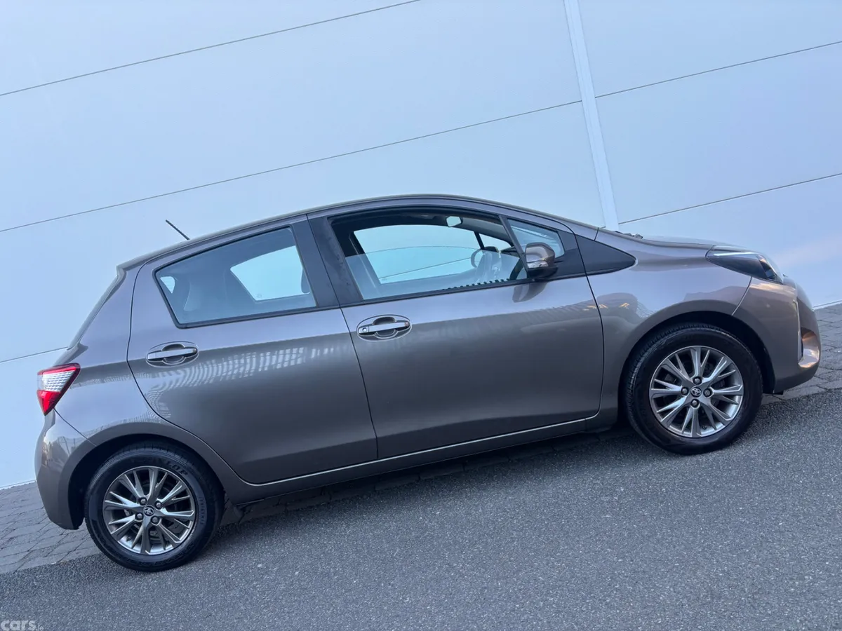 Toyota Yaris MPV, Petrol, 2019, Grey