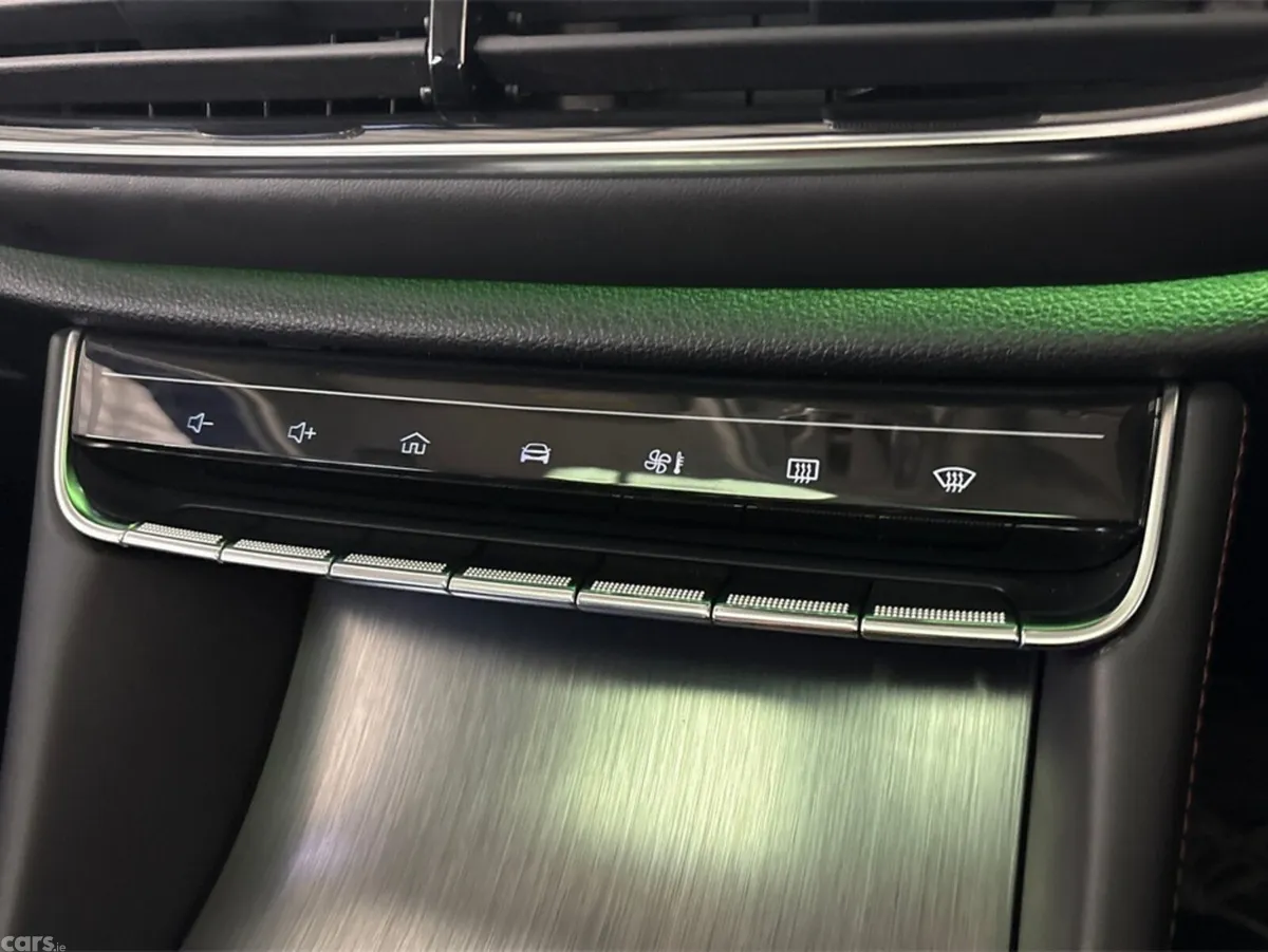 MG HS SUV, Petrol Hybrid, 2022, White
