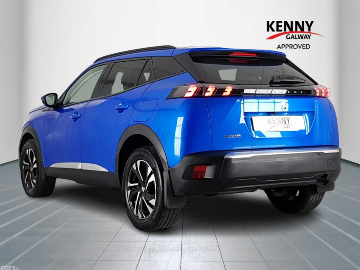 Peugeot 2008 MPV, Petrol, 2022, Blue