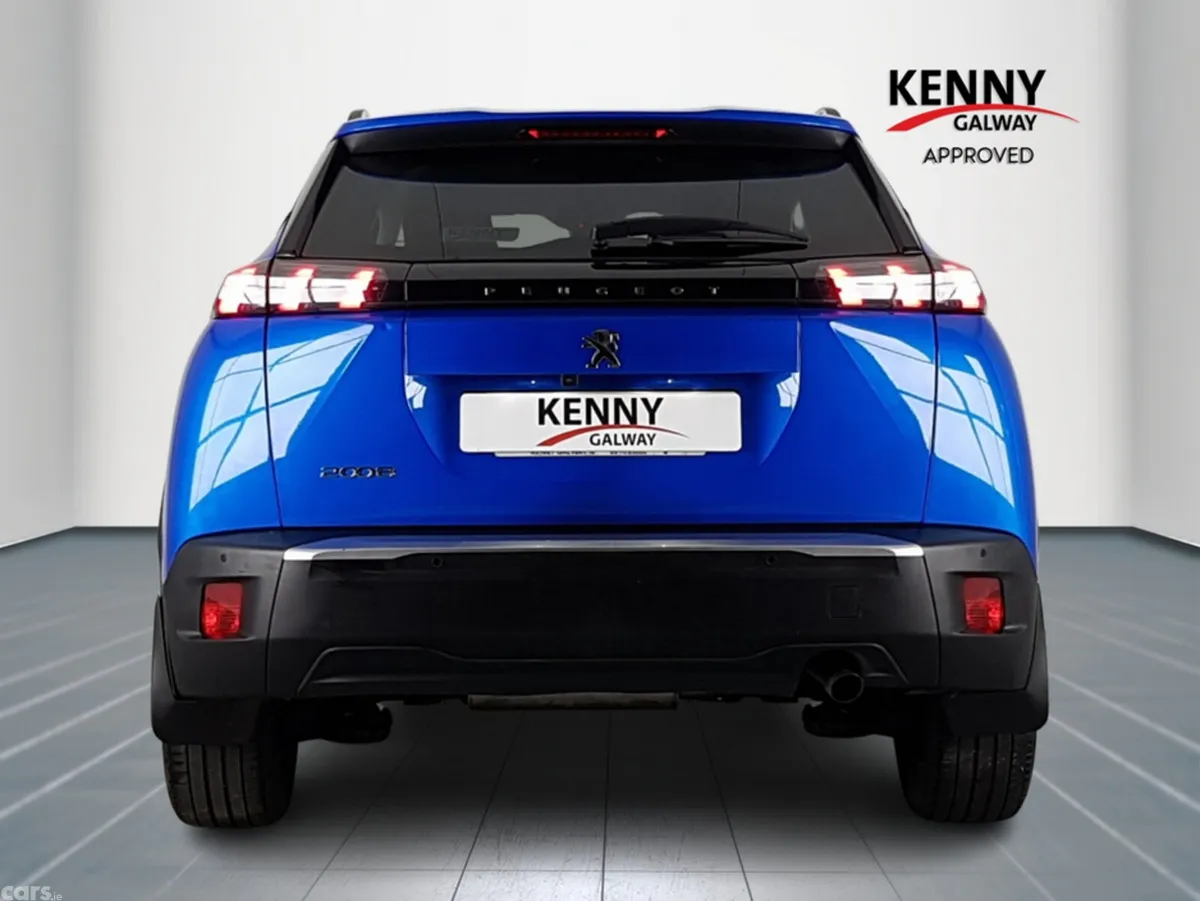 Peugeot 2008 MPV, Petrol, 2022, Blue